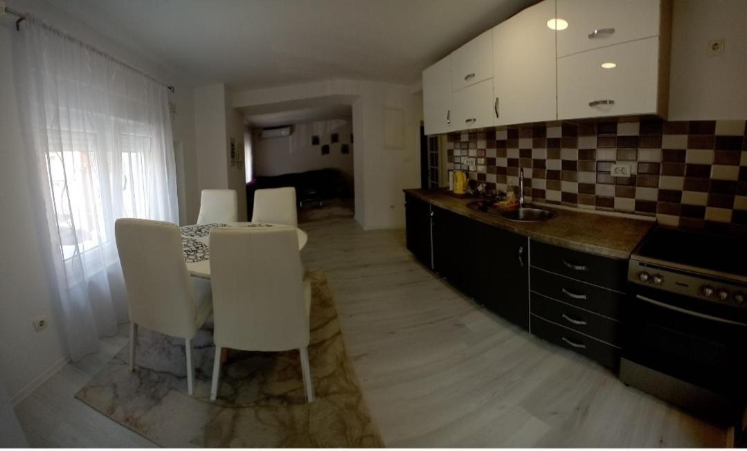 Apartment Centar Of City Мостар Экстерьер фото